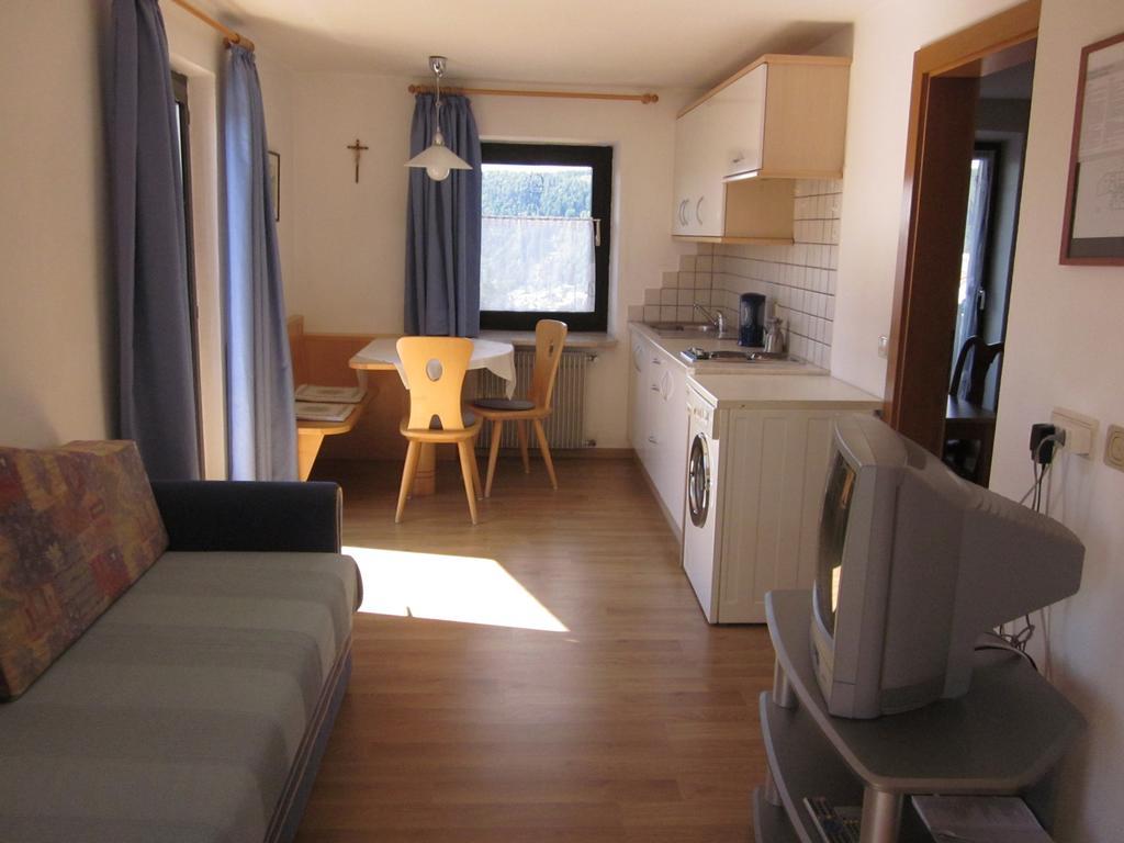 Gasthof Zum Roessl San Genesio Atesino Oda fotoğraf