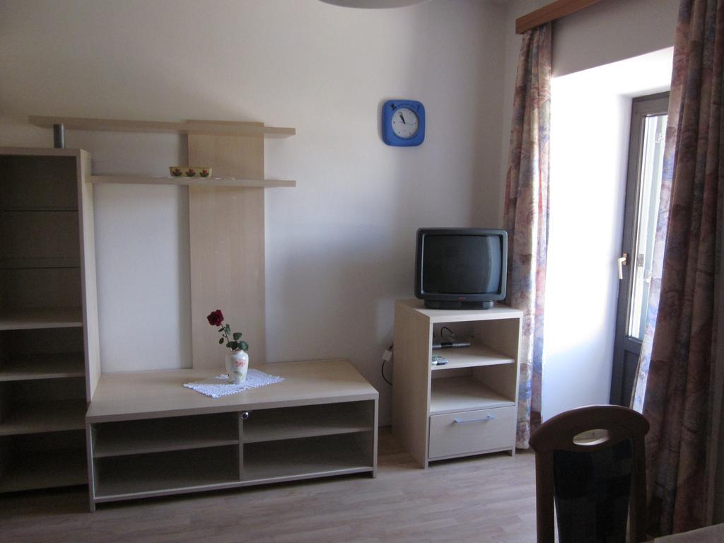 Gasthof Zum Roessl San Genesio Atesino Dış mekan fotoğraf